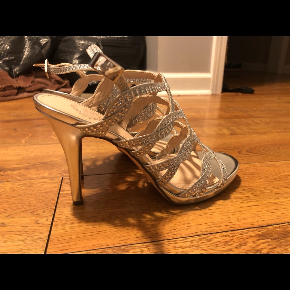 Shoes - Picture 2 of 4